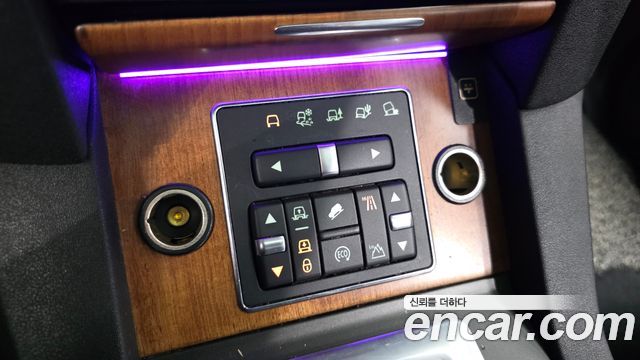 Land Rover Discovery 2014 — photo 16