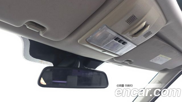 Land Rover Discovery 2014 — photo 18