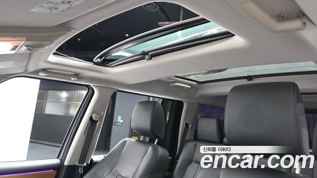 Land Rover Discovery 2014 — photo 19