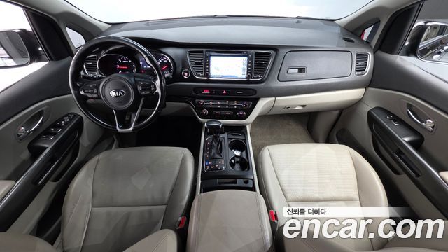 Kia Canival 2018 — photo 7
