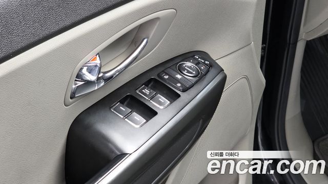 Kia Canival 2018 — photo 16