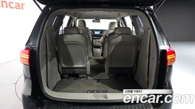 Kia Canival 2018 — photo 20