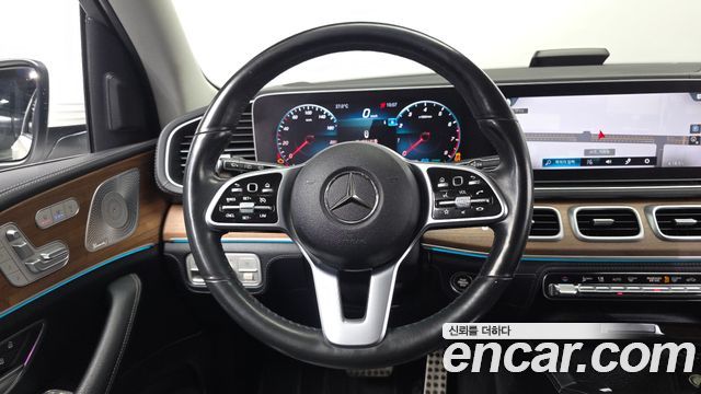 Mercedes-Benz GLE-Class 2019 — photo 19
