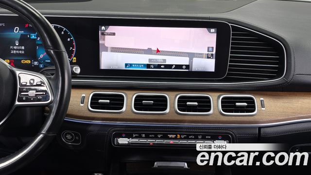 Mercedes-Benz GLE-Class 2019 — photo 21