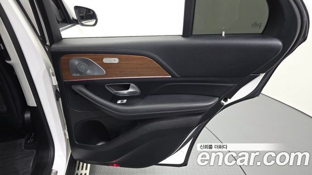 Mercedes-Benz GLE-Class 2019 — photo 15