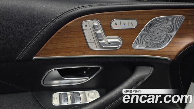 Mercedes-Benz GLE-Class 2019 — photo 29