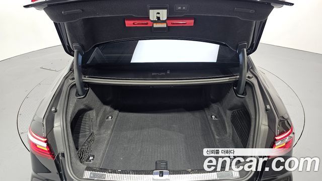 Audi A8 2021 — photo 26