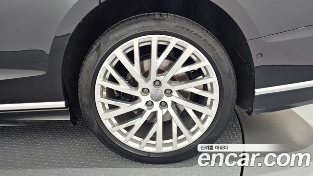 Audi A8 2021 — photo 7