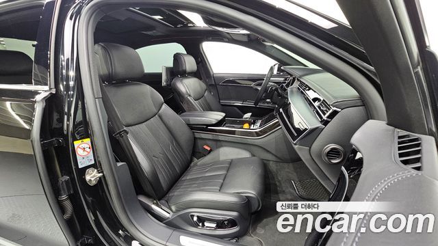 Audi A8 2021 — photo 16