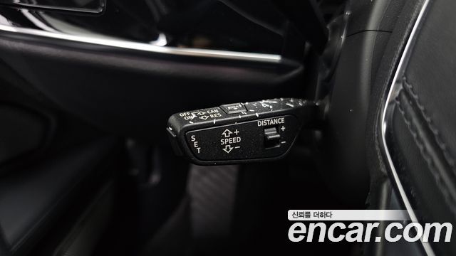 Audi A8 2021 — photo 27