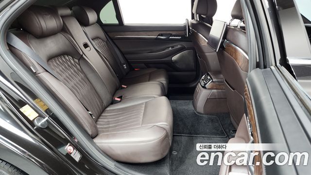 Genesis G90 2019 — photo 12