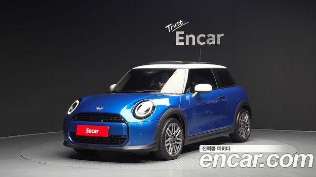 Mini Cooper 2025 — photo 1