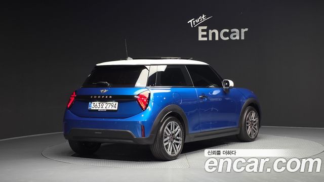 Mini Cooper 2025 — photo 2