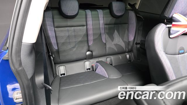 Mini Cooper 2025 — photo 18