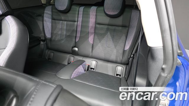 Mini Cooper 2025 — photo 16