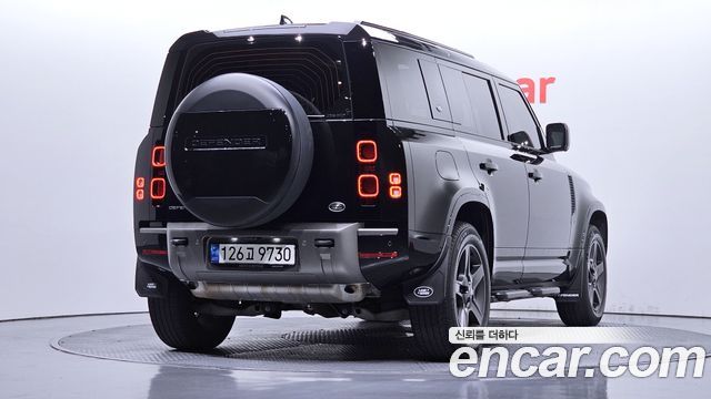Land Rover Defender 2023 — photo 2