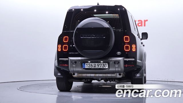 Land Rover Defender 2023 — photo 4