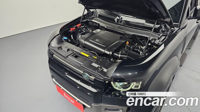 Land Rover Defender 2023 — photo 6