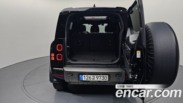 Land Rover Defender 2023 — photo 25