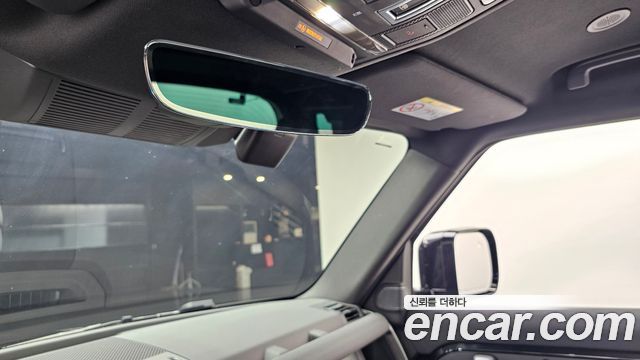 Land Rover Defender 2023 — photo 27
