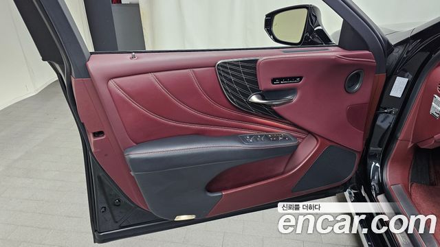 Lexus LS 2023 — photo 14