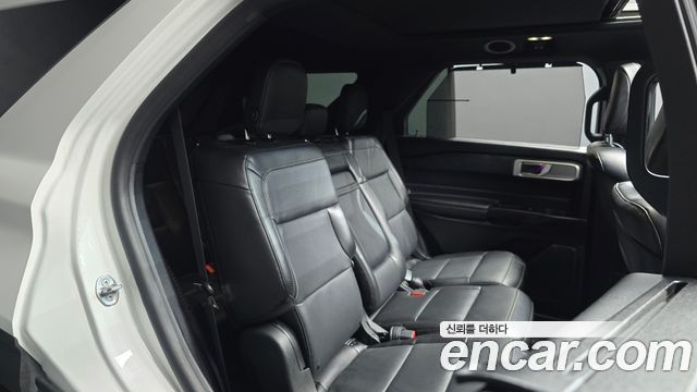 Ford Explorer 2020 — photo 17