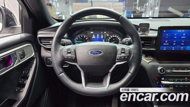 Ford Explorer 2020 — photo 19