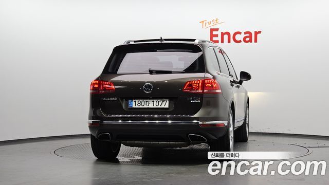 Volkswagen Touareg 2016 — photo 4