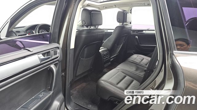Volkswagen Touareg 2016 — photo 12