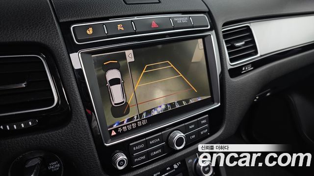 Volkswagen Touareg 2016 — photo 15