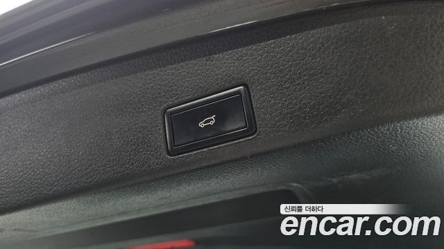 Volkswagen Touareg 2016 — photo 19