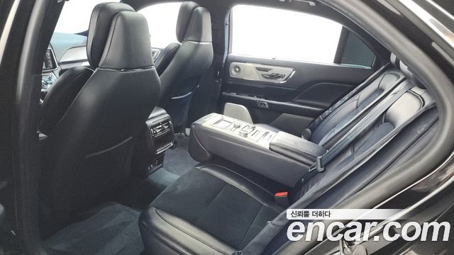 Lincoln Continental 2020 — photo 7