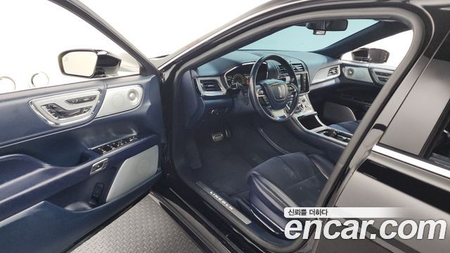 Lincoln Continental 2020 — photo 10