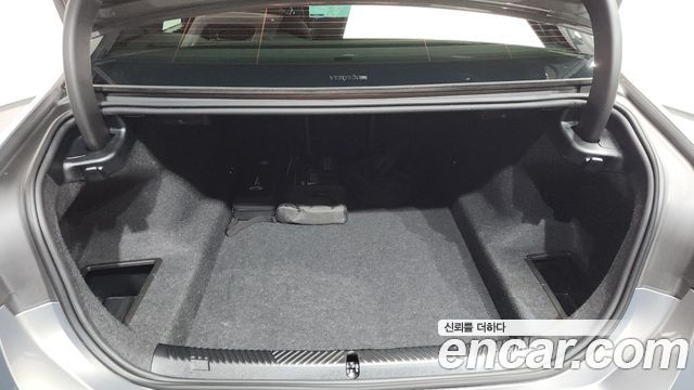 BMW 5-Series 2025 — photo 18
