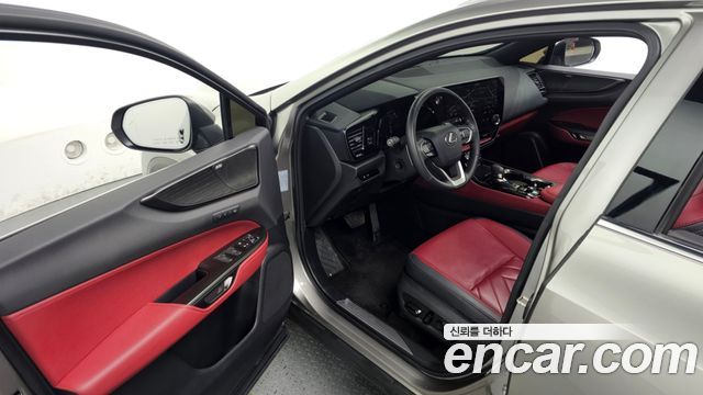 Lexus NX 2025 — photo 13