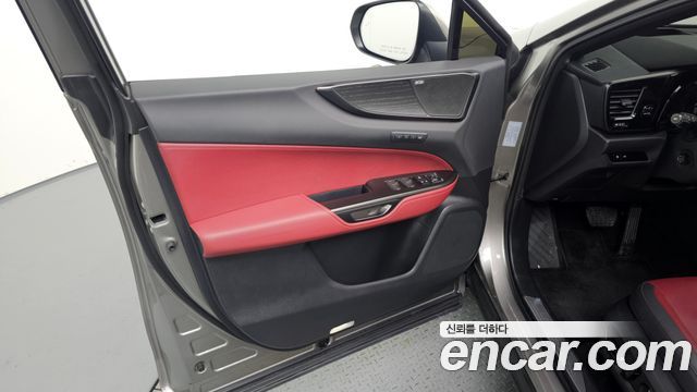 Lexus NX 2025 — photo 14