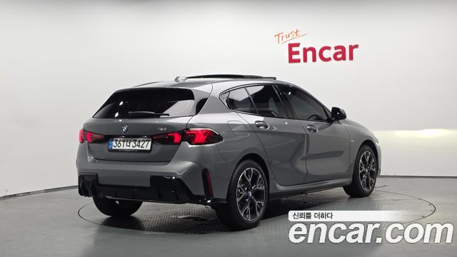 BMW 1-Series 2025 — photo 2