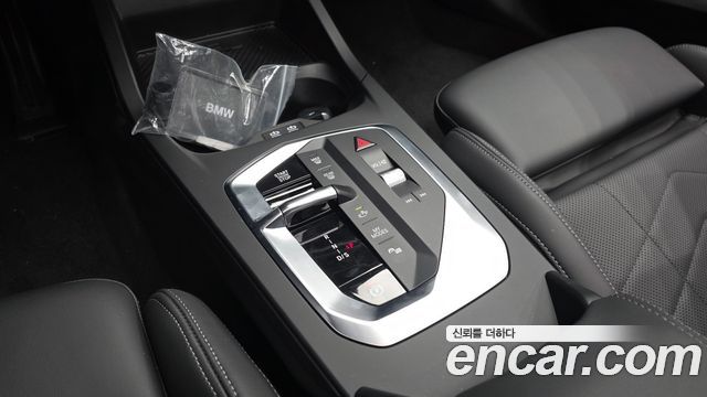 BMW 1-Series 2025 — photo 9