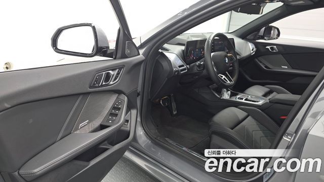 BMW 1-Series 2025 — photo 10