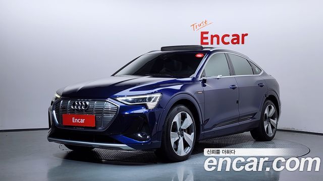 Audi e-tron 2022 — photo 1