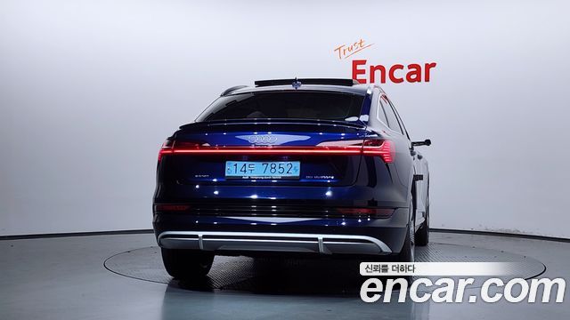 Audi e-tron 2022 — photo 4