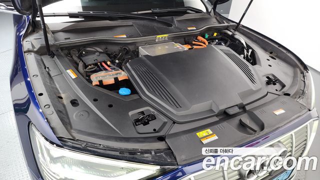 Audi e-tron 2022 — photo 6