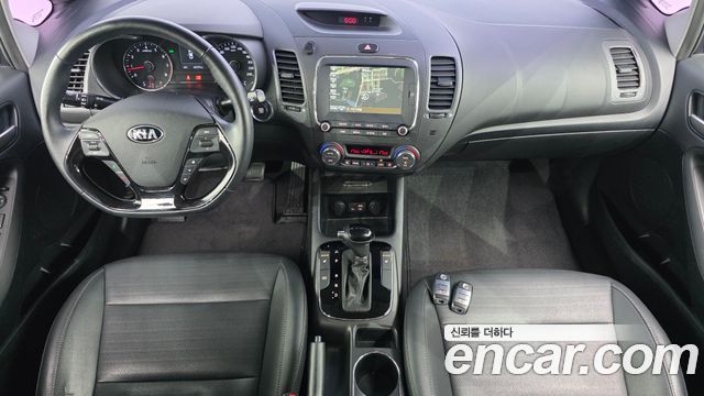 Kia K3 2016 — photo 10