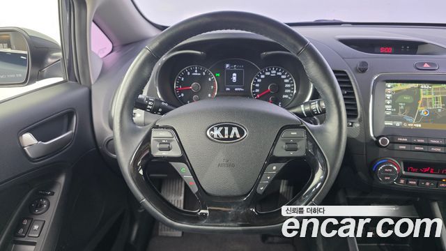 Kia K3 2016 — photo 18