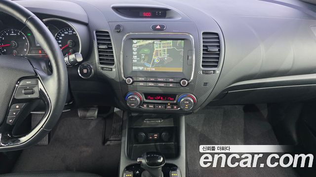 Kia K3 2016 — photo 19