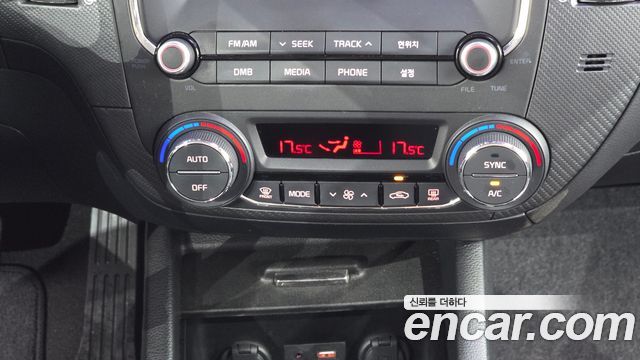 Kia K3 2016 — photo 21