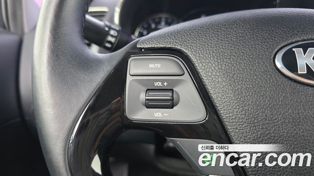 Kia K3 2016 — photo 28