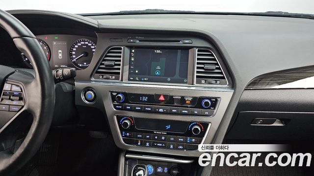 Hyundai Sonata 2016 — photo 19