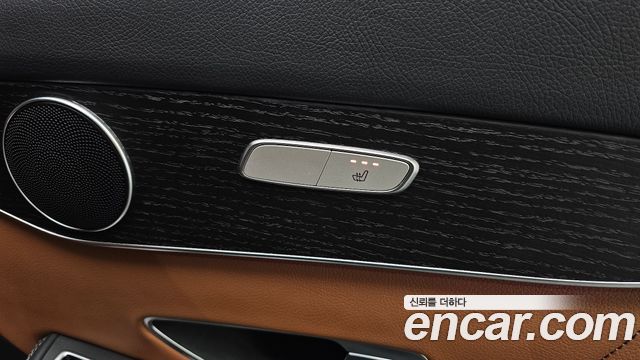 Mercedes-Benz GLC-Class 2021 — photo 24