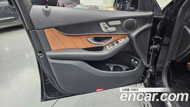 Mercedes-Benz GLC-Class 2021 — photo 14